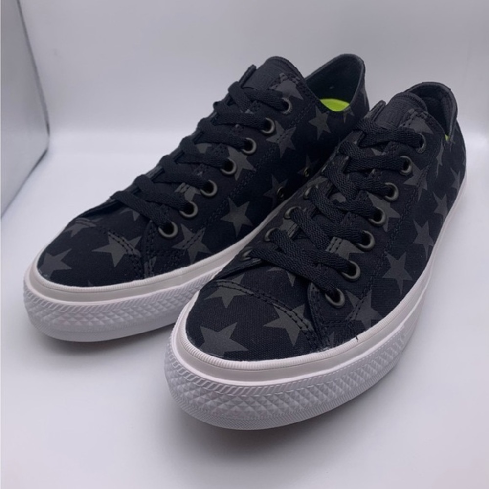 NWT Converse Chuck Taylor 2 Low "Reflective Star" Size 10/ Women's 12